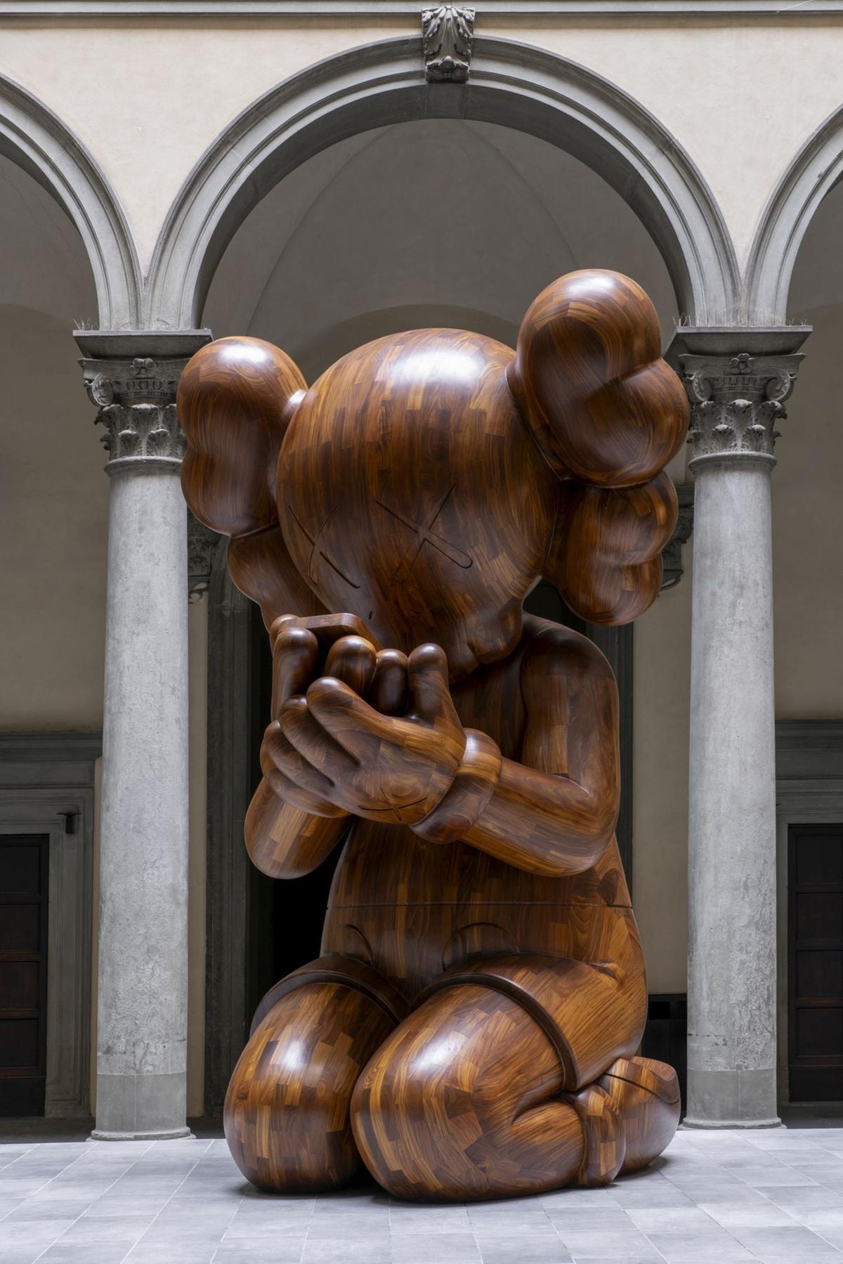 The Message di Kaws a Palazzo Strozzi a Firenze