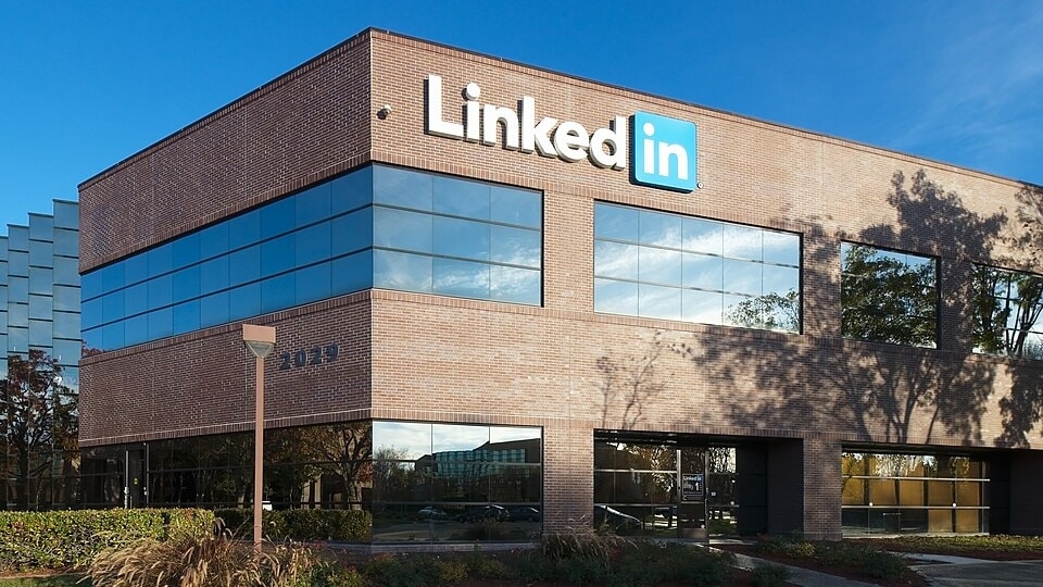 Ultimi giorni per evitare che l’AI di LinkedIn utilizzi i dati personali degli utenti. Ecco come fare