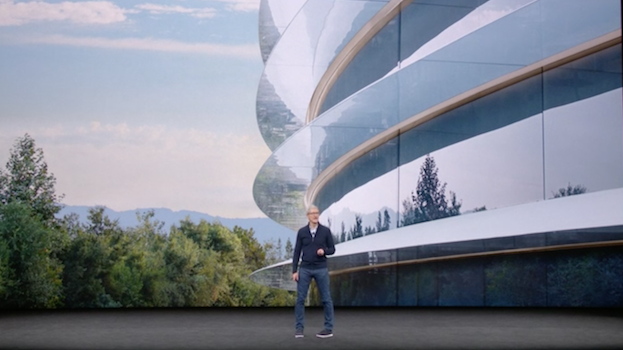Apple vola a Wall Street con iPhone 17 e servizi oltre i 100 miliardi