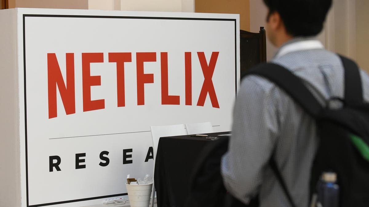 Netflix valuta l’acquisto di Warner Bros Discovery, come l’operazione può cambiare la storia di Hollywood