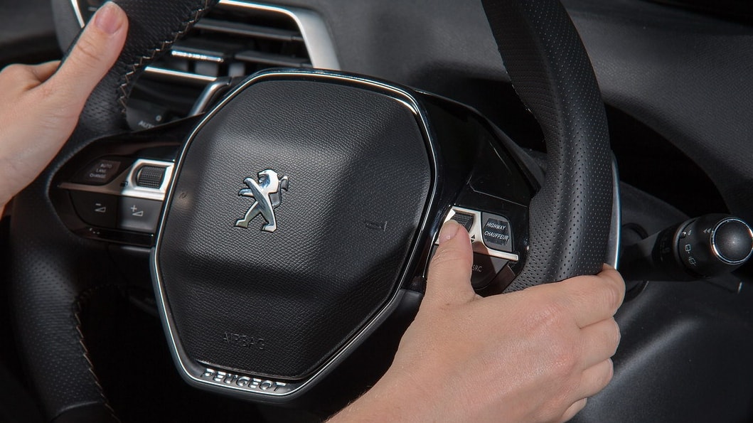 Stellantis cresce in Francia a ottobre: +4,25%. Ma Renault la sorpassa di nuovo