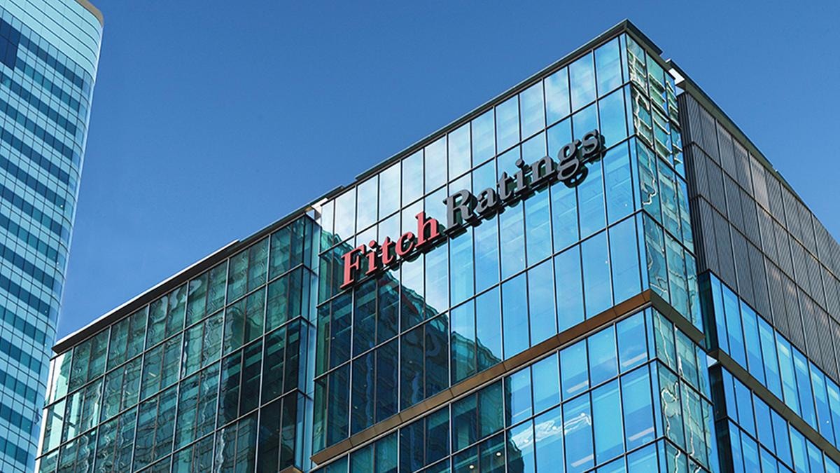 Manovra, Fitch rassicura su banche e assicurazioni: impatto limitato su redditività. Ma i costi potrebbero ricadere sui clienti