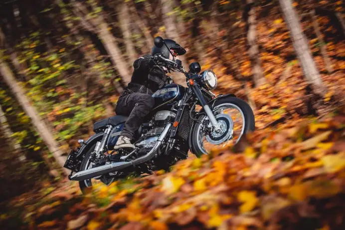 Jawa 350 e 400: il ritorno della leggenda di un’icona del motociclismo europeo