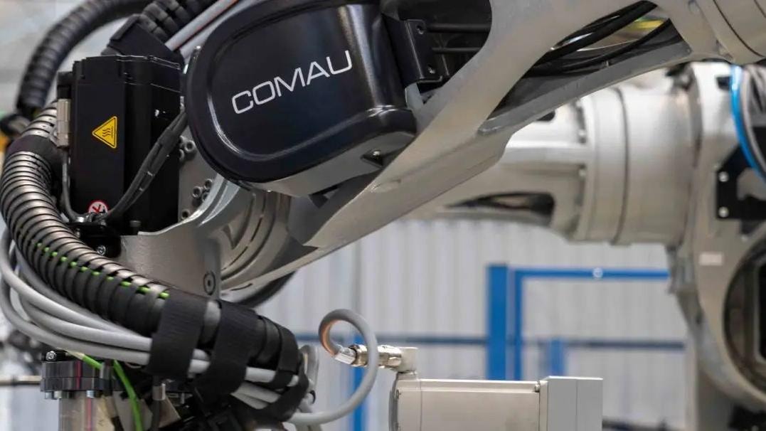 Comau porta in Cina la sua automazione intelligente: nuova linea robotizzata per i truck di Foton Daimler