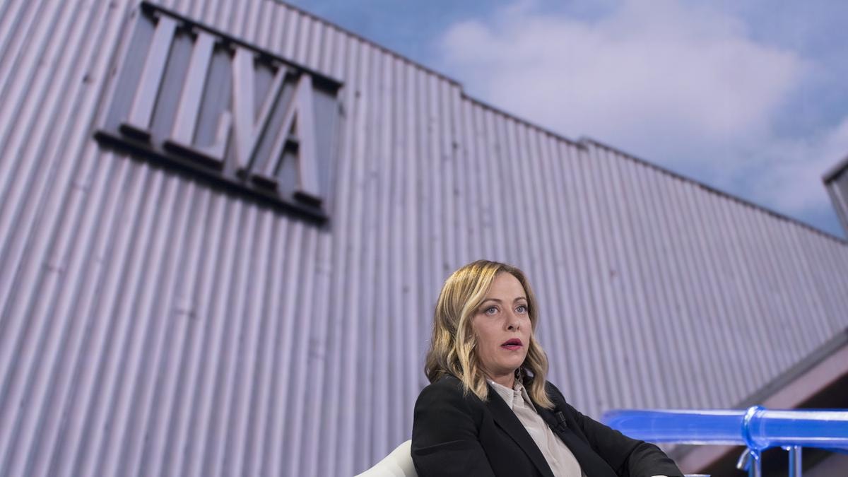 Ex Ilva, spunta un terzo player per acquisire il polo. Ma a Taranto 6 mila lavoratori andranno in cassa integrazione 