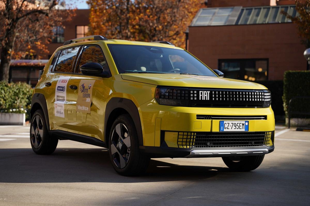 Fiat Grande Panda è l’Auto Europa 2026: trionfa davanti a Mercedes CLA e Jeep Compass
