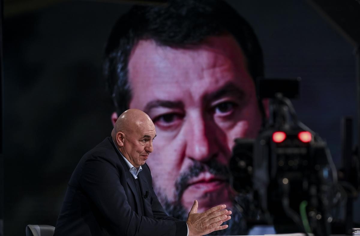 Armi dell’Italia a Kiev, Salvini frena: «Chiarezza su corruzione». Crosetto: «L’obiettivo è sostenere la popolazione». È scontro