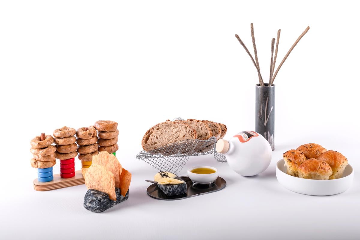 Fine dining su ruote: il fascino d’antan del servizio con carrello da riscoprire in 10 ristoranti