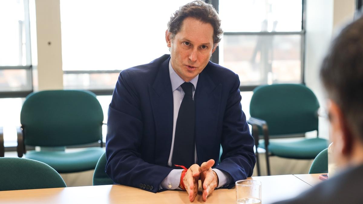 Eredità Agnelli, faccia a faccia tra John Elkann e la madre in tribunale in Svizzera: a Thun si decide sulla residenza di Marella