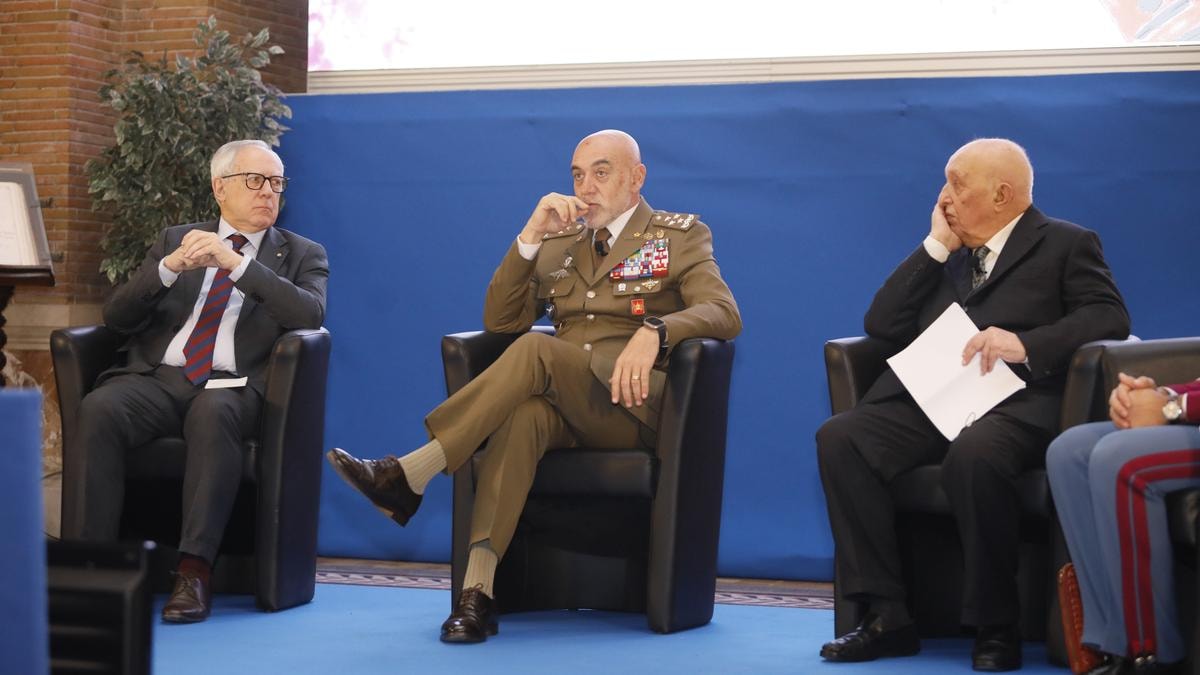 Gianfranco Astori, il capo di Stato maggiore dell'Esercito Carmine Masiello e Roberto Jucci