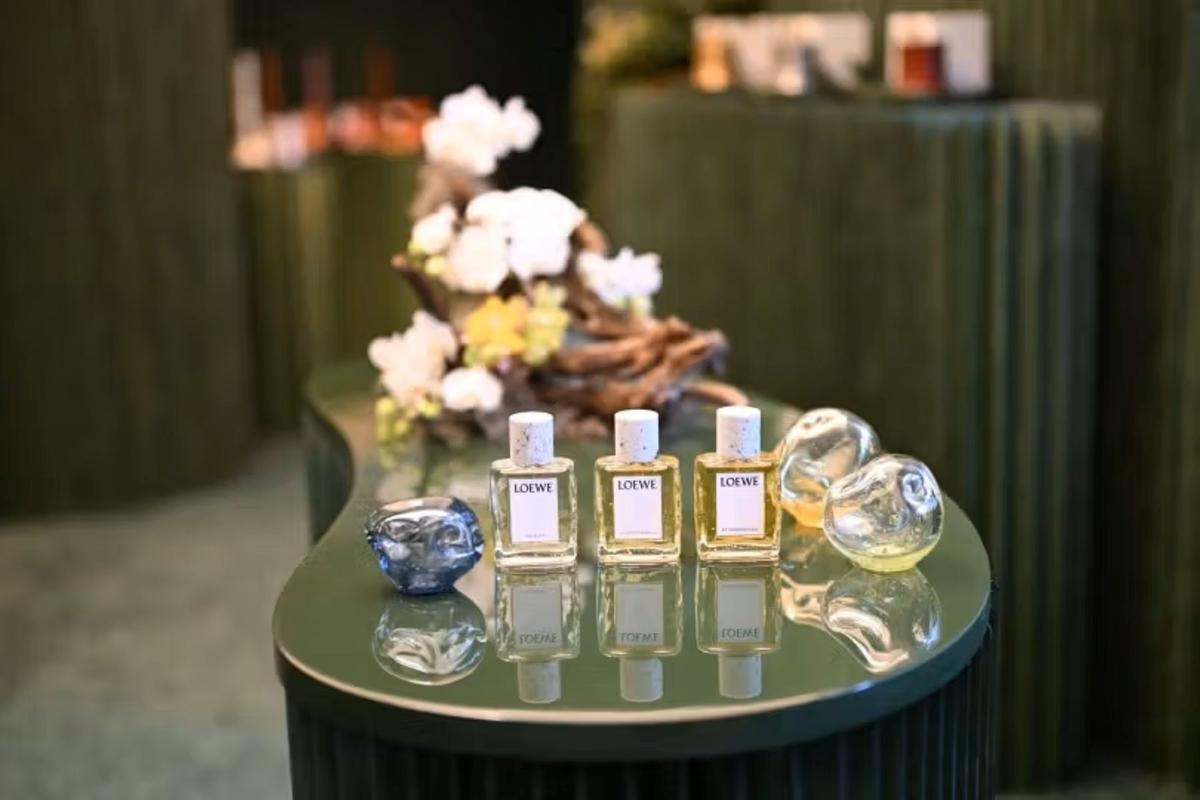 Il pop-up di Loewe perfumes al Rockfeller center di New York (ph Rockfeller center official website)