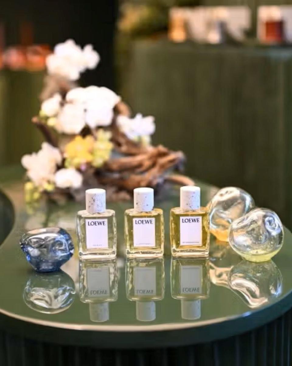 Il pop-up di Loewe perfumes al Rockfeller center di New York (ph Rockfeller center official website)