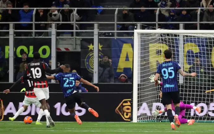 Derby di Milano: dov’è finito il pallone del gol di Pulisic?