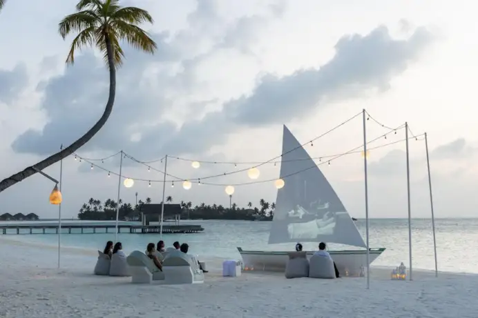 L’isola che c’è… è alle Maldive. Non solo una, ma più di mille che formano un paradiso tropicale