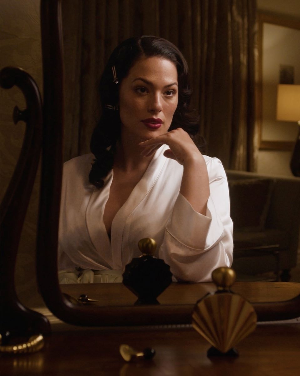 Ashley Graham nella campagna Vénus di Nina Ricci eau de parfum intense (courtesy Puig)