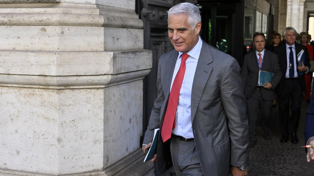 Unicredit, Orcel difende l’italianità della banca: siamo il primo compratore del debito pubblico. L’istituto quasi fuori dalla Russia