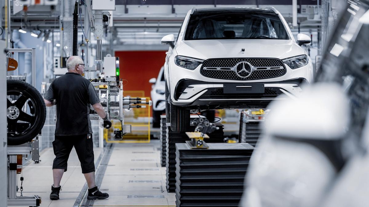 Auto, la Germania chiede all’Ue di allentare il bando ai motori endotermici dal 2035: la possibile svolta si avvicina