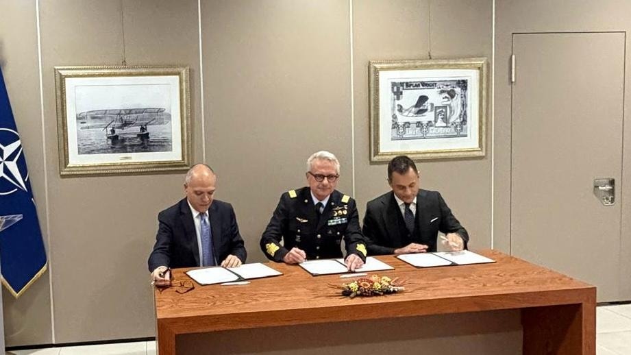 Marco De Fazio di Leonardo, generale Luca De Martinis di Teledife e Pasqualino Monti ad di Enav