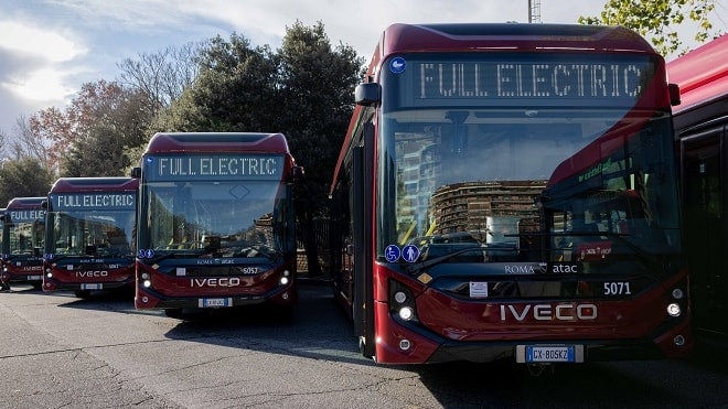 Atac, l’azienda dei trasporti di Roma, paga per i disservizi: rimborsi per oltre 3 milioni di euro agli abbonati