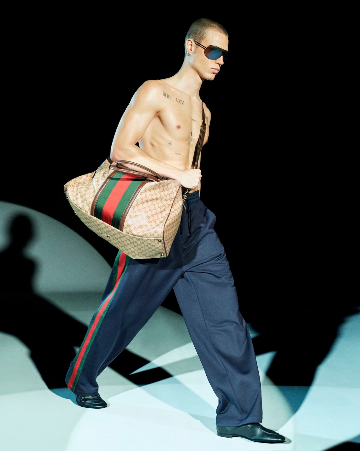 Un look Gucci pre-fall 2026 (courtesy Gucci)