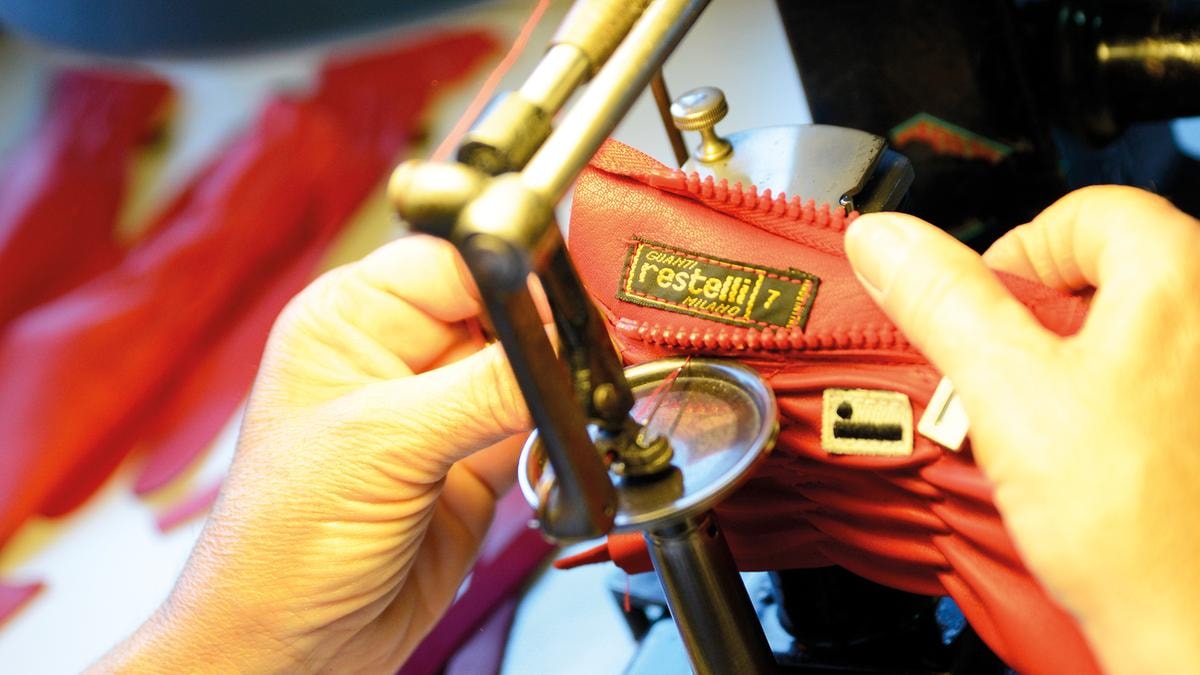 Una boutique-laboratorio con la moda tra le mani