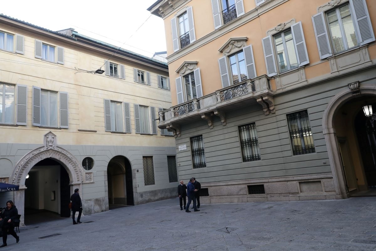 Banche italiane, cosa aspettarsi nel 2026: Mediobanca e Credem declassate da Barclays