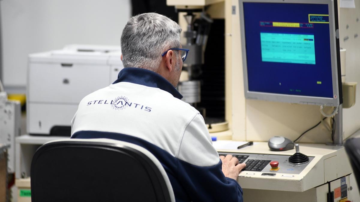 Stellantis, boom del piano di azionariato per i dipendenti: ora il 2,8% del capitale è in mano a loro