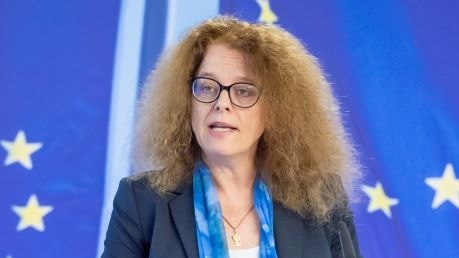 Bce, il falco Isabel Schnabel apre al rialzo dei tassi e si candida alla presidenza dopo Lagarde