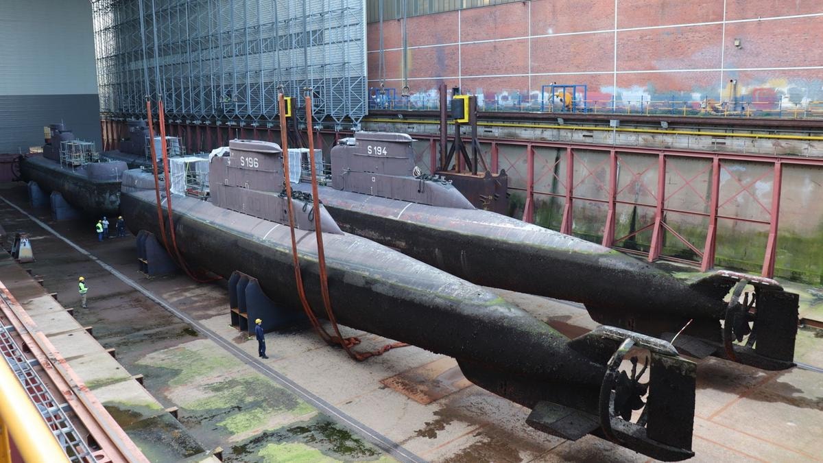 Droni sottomarini contro le navi spia russe: la nuova strategia di Londra per proteggersi dalla guerra ibrida di Mosca