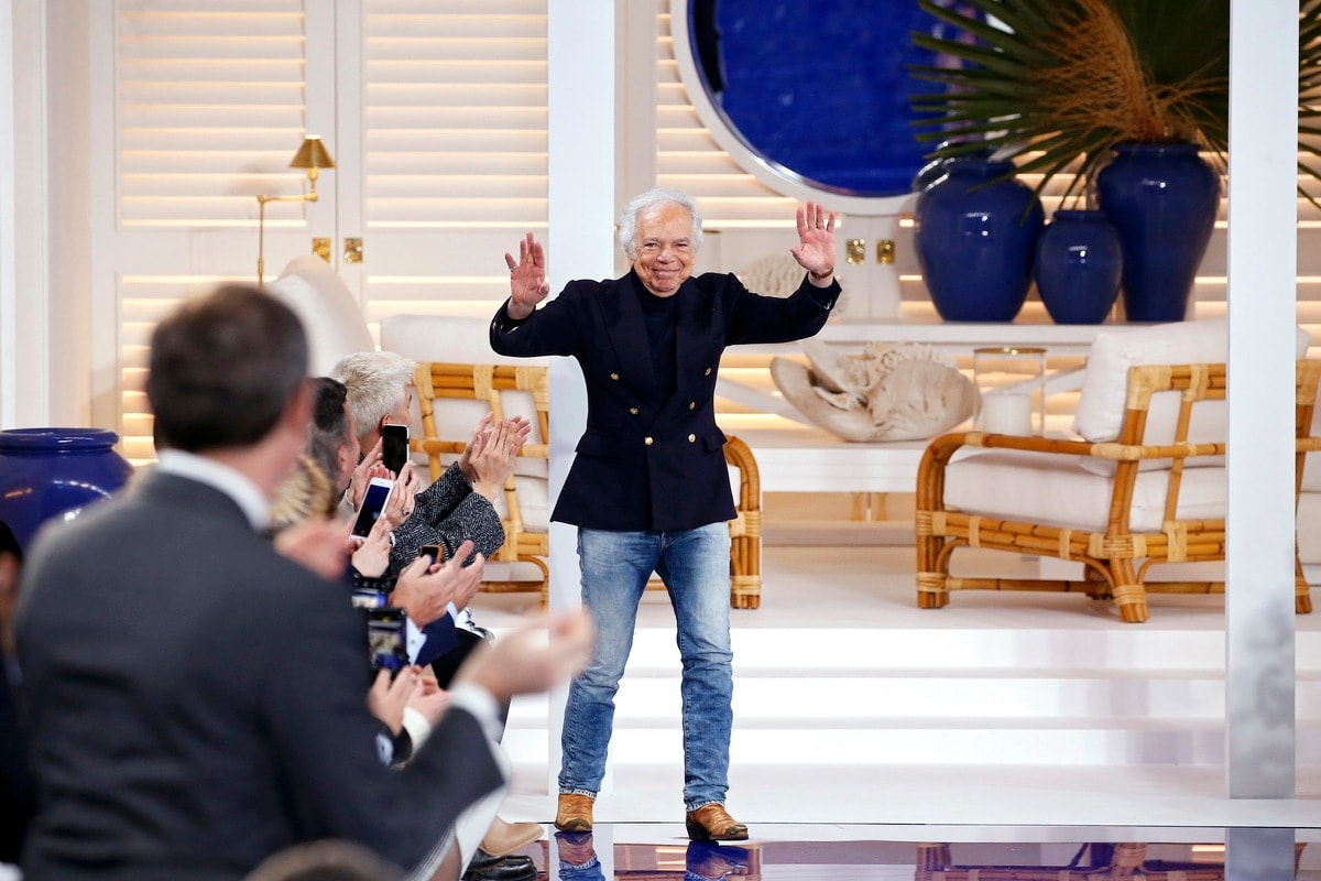Ralph Lauren in un finale di sfilata (foto MFF/Francesc Ten)