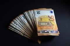 Tetto al contante a 10 mila euro e nuova tassa sulle banconote: il governo sotto il vaglio della Bce