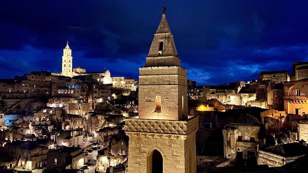 Tra Sassi, luci e silenzi: perché Matera è la meta più magica per Natale