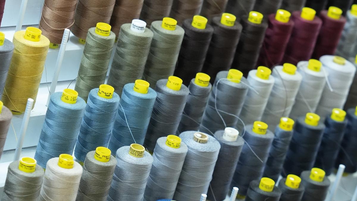 Ago e filo per cucire talenti e tenere alta la qualità