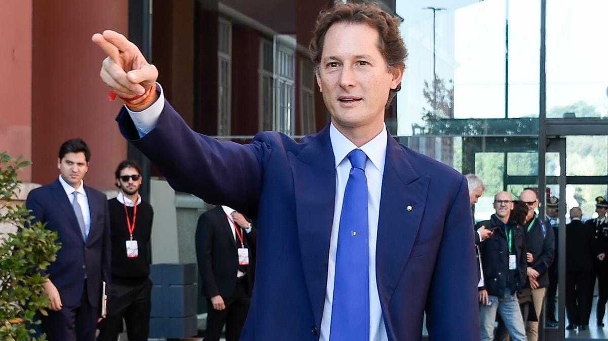 Exor, John Elkann vende Gedi e accelera l’addio all’Italia: ecco tutte le cessioni e le nuove strategie globali