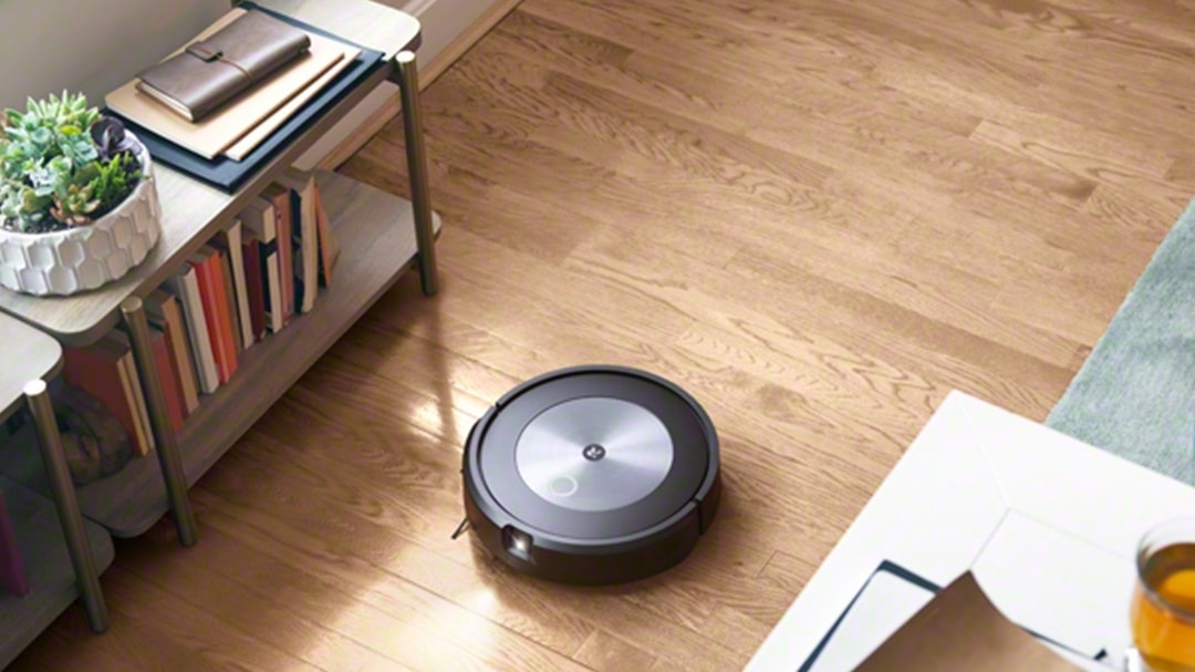 iRobot dichiara fallimento, l’aspirapolvere hi-tech schiacciato dai debiti finirà ai cinesi di Picea