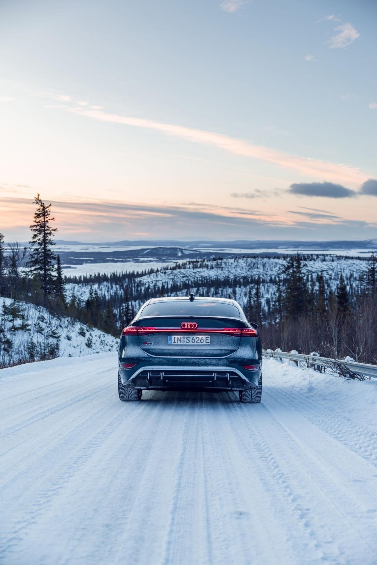 Audi S6 Sportback e-tron in the snow