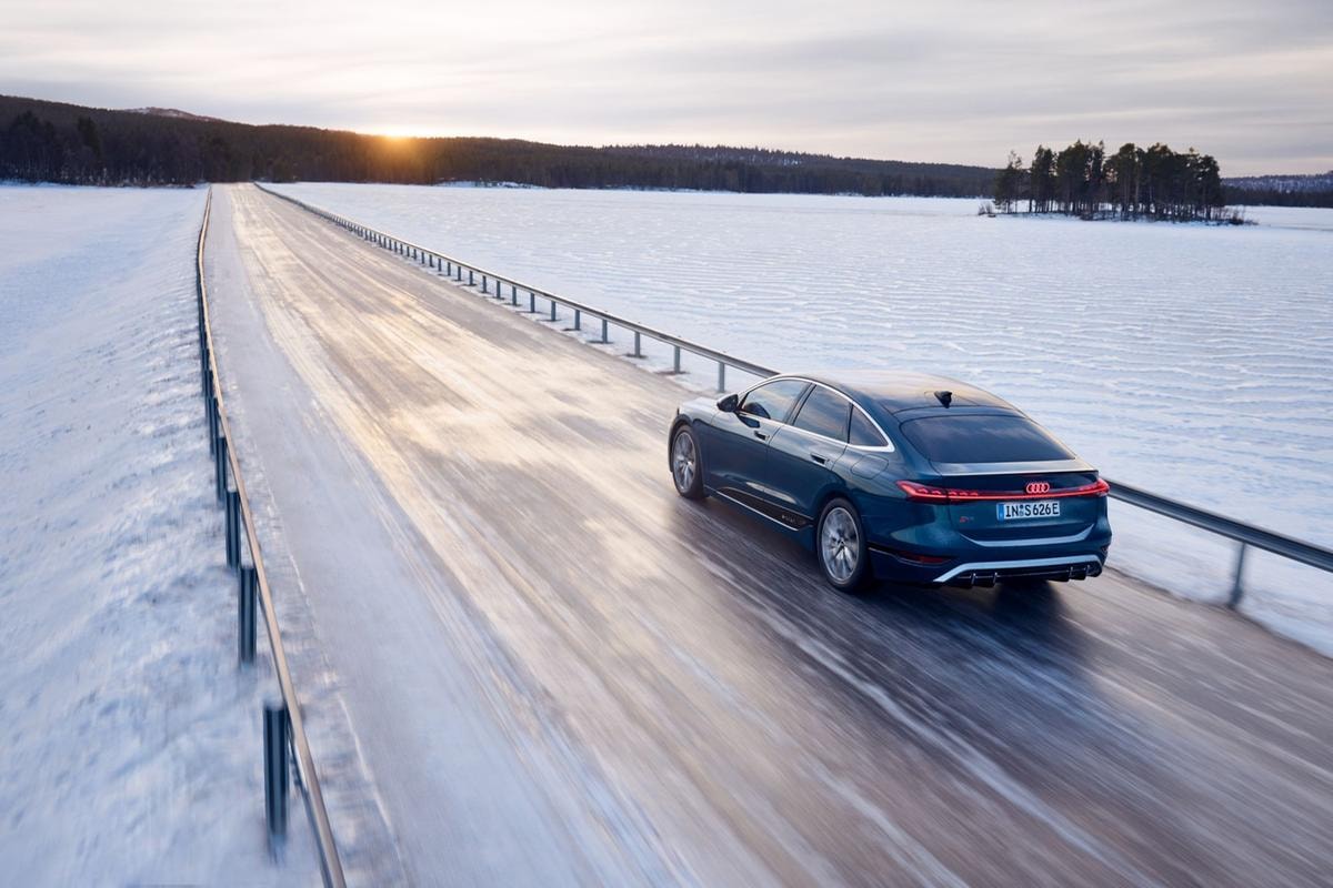 Audi S6 Sportback e-tron in the snow