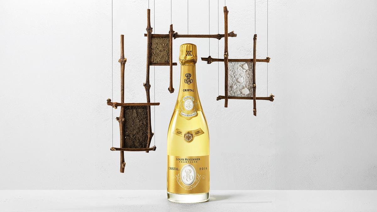 Cristal 2016 è un perfetto bilanciamento di Pinot noir (52%) e Chardonnay (48%).