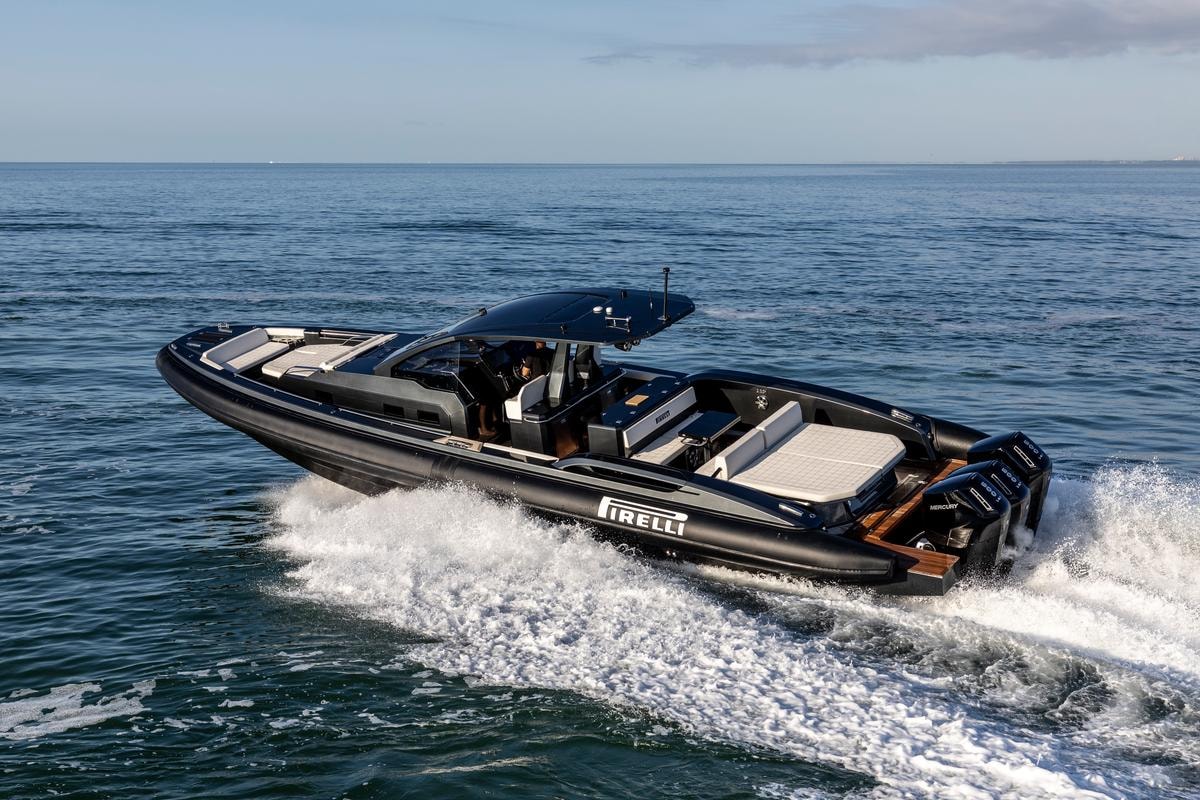 La collaborazione con Sacs Tecnorib, licenziatario del marchio Pirelli per gli Speedboats.