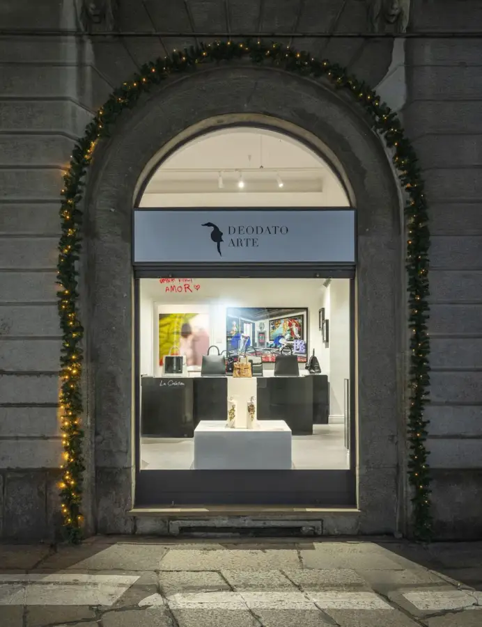 Deodato Arte e Delvaux: a Milano nasce un dialogo esclusivo tra arte e alta pelletteria