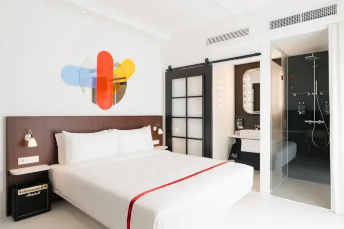 Nel cuore di Roma ha aperto Ruby Giulia, albergo lean luxury dall’anima pop