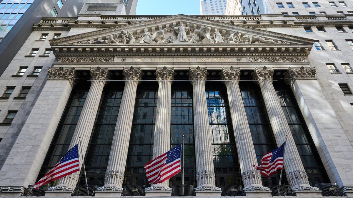 La diretta da Wall Street | Borse Usa in rosso nell’ultima seduta del 2025. Selloff su gas e argento