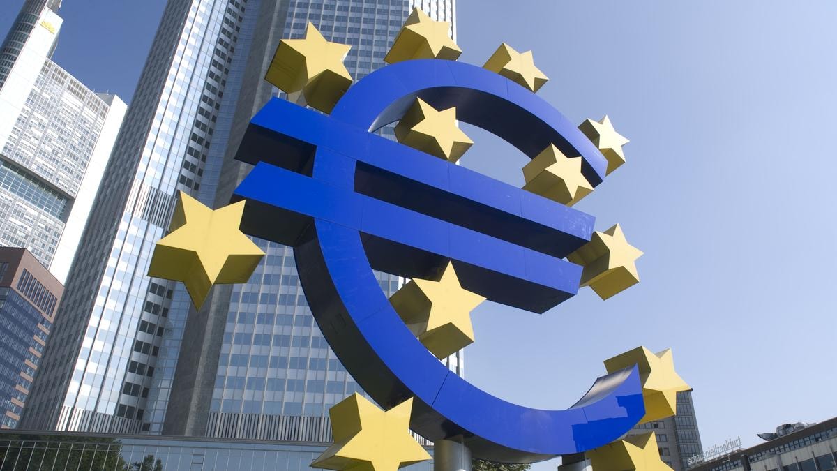 La Bulgaria dal primo gennaio entra nell’euro, ma metà del Paese è contraria: si teme un aumento dei prezzi