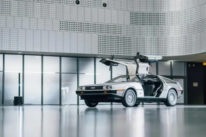 Da Bugatti a DeLorean: quando l’automobile nasce da un’idea più grande del mercato