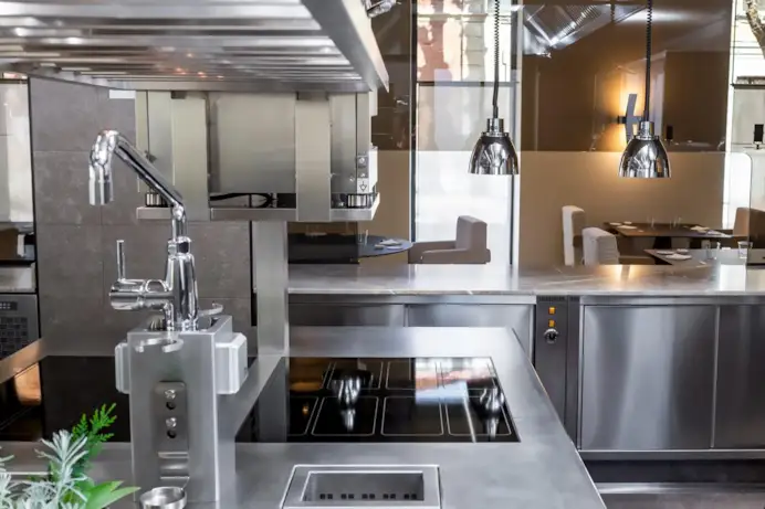 Il fine dining fuori dal centro: la cucina gourmet rinasce in periferia