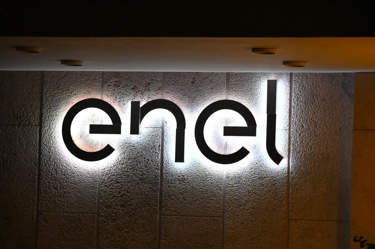 Enel rifinanzia il debito con strumenti ibridi: emessi bond per 1,35 miliardi di euro
