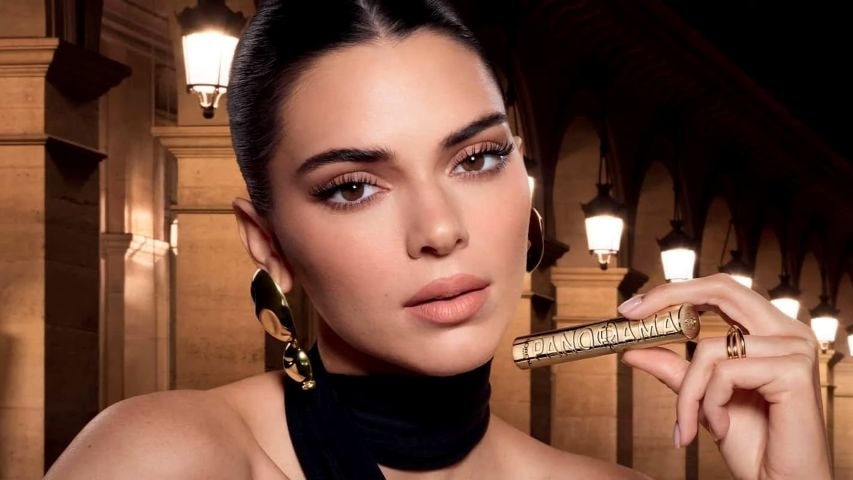Kendall Jenner in un adv di L'Oréal (ph official website)