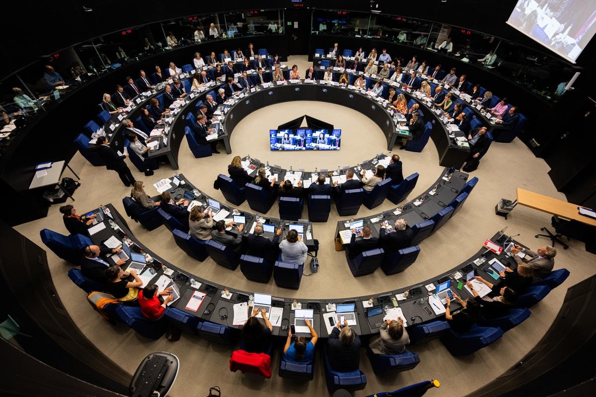 Deepfake e AI, i primi passi del codice europeo che segnala i contenuti prodotti dall’intelligenza artificiale