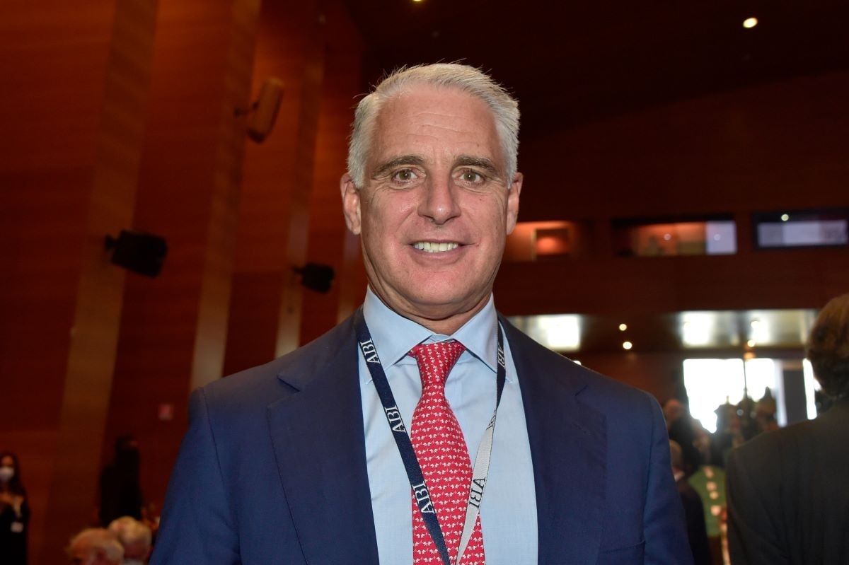 Unicredit muove su Mps e Generali? Alphavalue valuta le mosse di Orcel. Che si candida al vertice della finanza italiana
