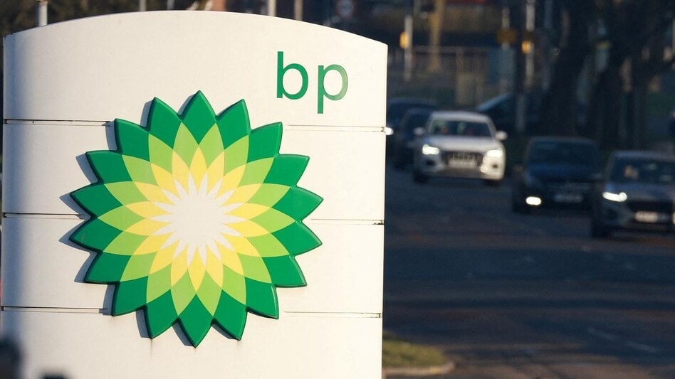 Il colosso petrolifero Bp rivede la guidance per il quarto trimestre: produzione stabile e rettifiche per 5 miliardi 